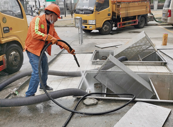 张沟镇隔油池清理